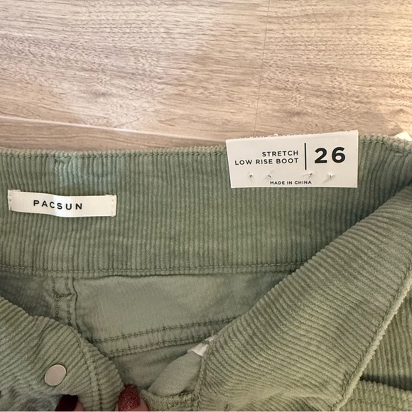 PacSun NWT Pistachio Green Corduroy Low Rise Bootcut Pants —Size 26 - Picture 6 of 11